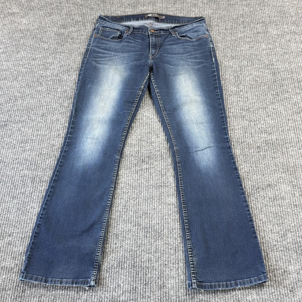Levis 524 Bootcut Jeans Womens 11 Blue Medium Wash Slim Low Rise Denim